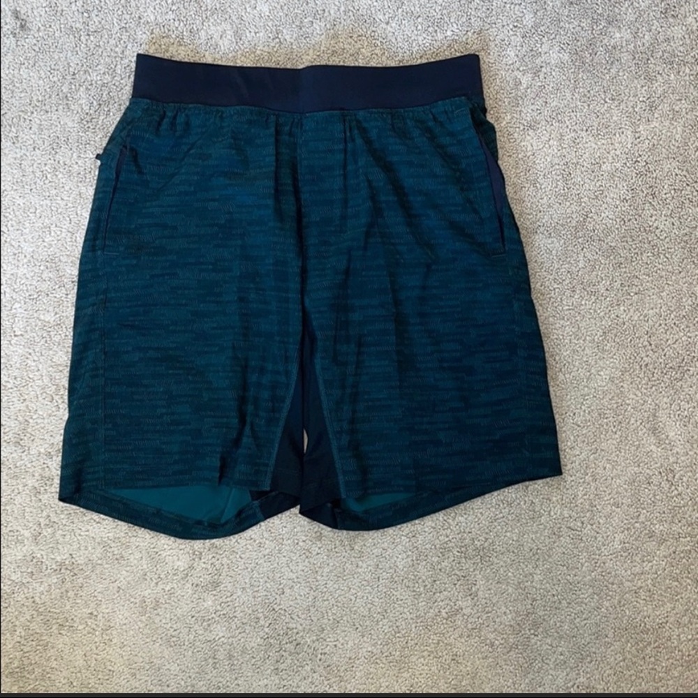 Lululemon 9” THE shorts with liner